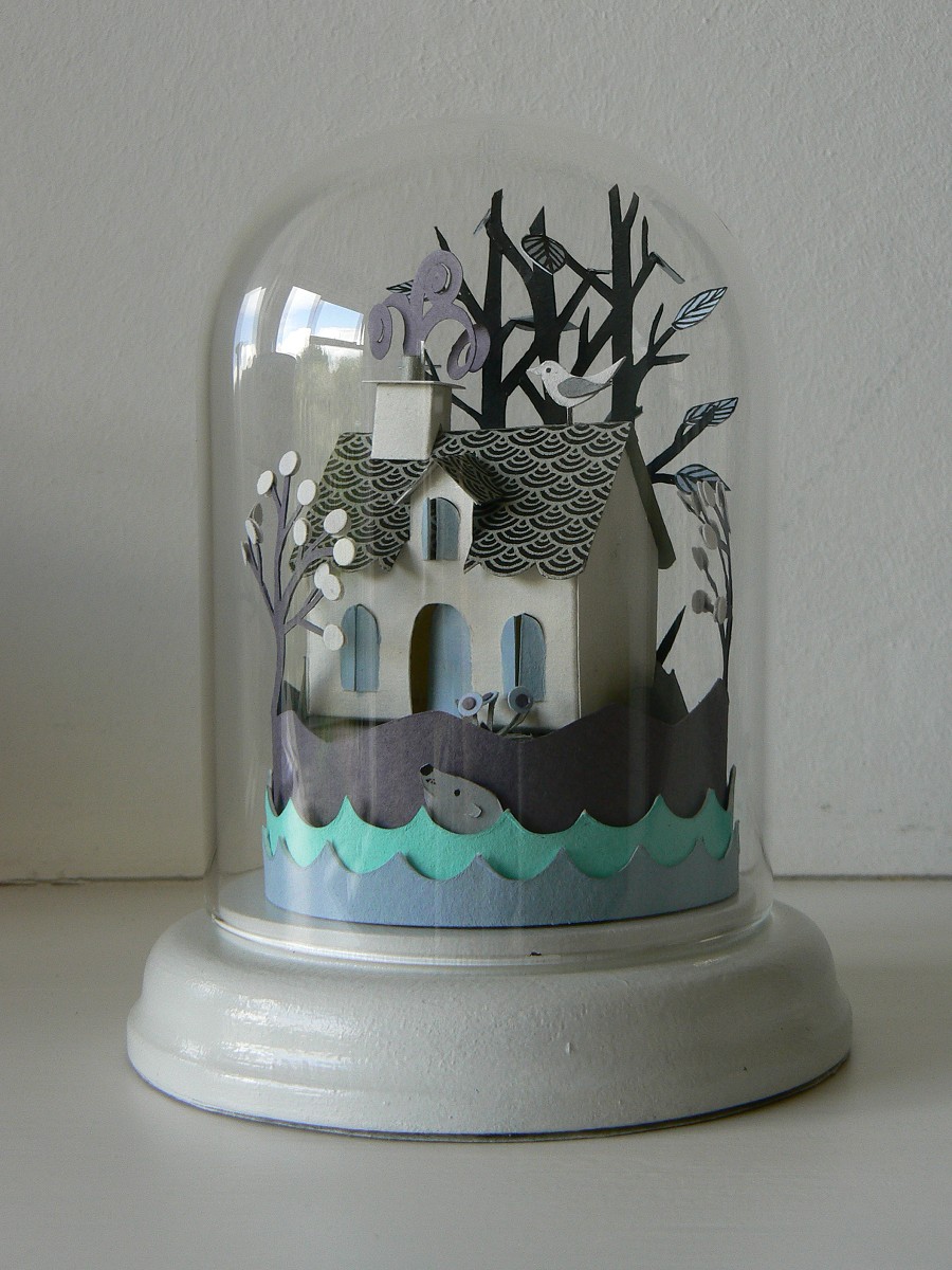 Island Cottage Glass Dome